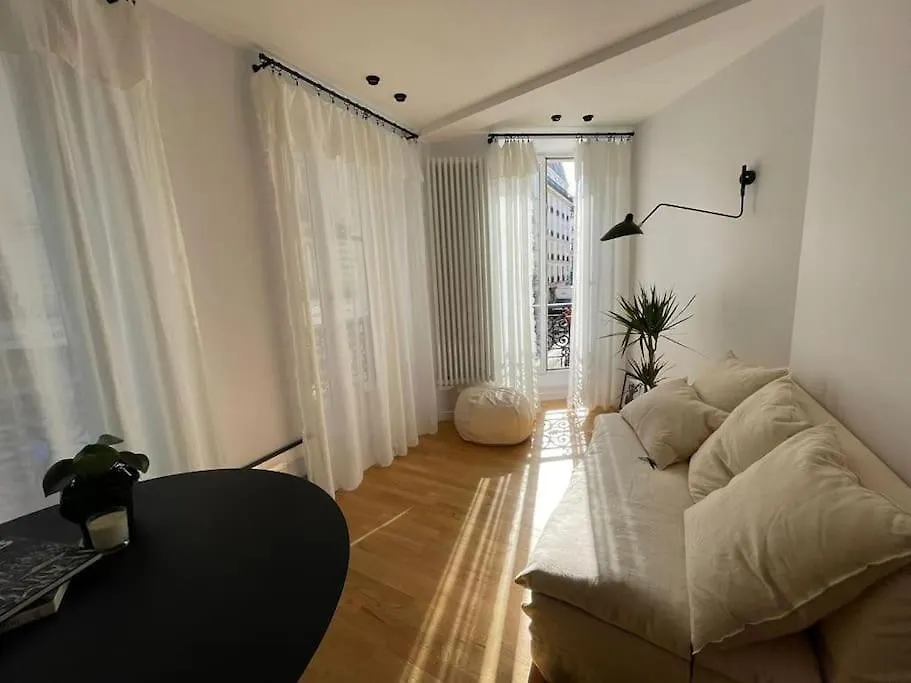 Marais - Bright One-Bedroom Decorated With Taste Paris