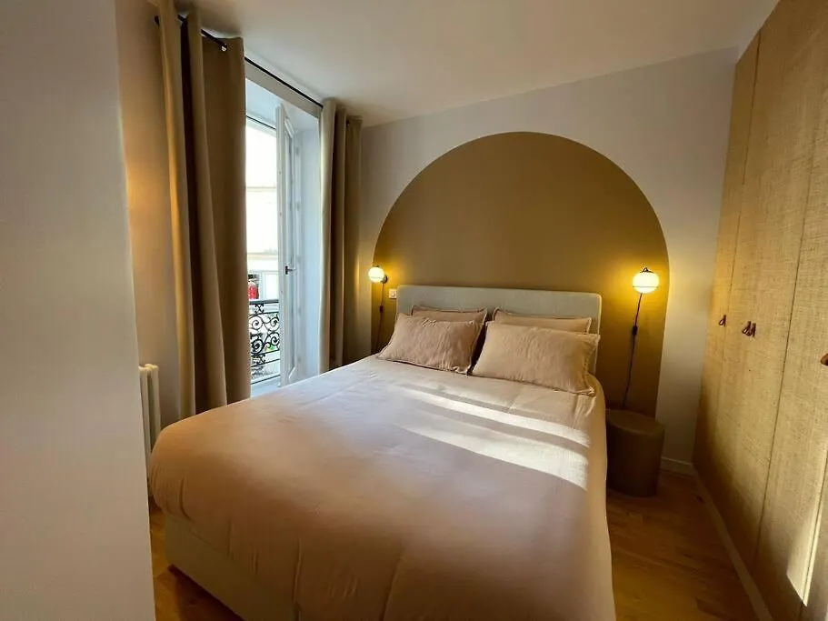 Marais - Bright One-Bedroom Decorated With Taste Paris Apartment
